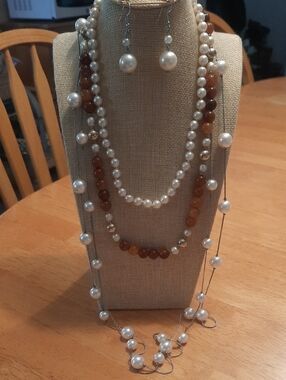 Pearl & Carnelian Multi-Strand Necklace Set - Elegant Women's Jewelry